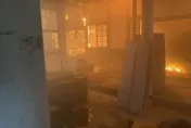 快訊/台南新化民宅燒得慘烈！紅光烈焰　傳統木樑付之一炬