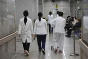 影/殺雞儆猴！南韓首度開鍘罷工醫生　2人因「煽動罷工」遭吊銷執照