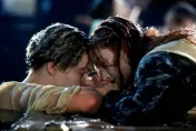 見證傑克與蘿絲的愛情！《鐵達尼號》道具門板拍賣會競標　拍出2274萬天價