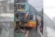 竹東高中校車撞護欄！　司機學生7傷送醫...初判原因曝