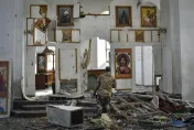 俄軍空襲烏克蘭札波羅熱至少4死20傷　記者負傷同業趕忙急救