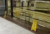 影/台北車站機捷淹水！一度影響營運…網驚：像游泳池
