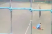 死亡之球！印度男童遭板球擊中下體　痛苦倒地猝死