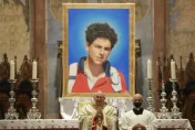 首位「千禧世代聖人」！15歲義大利電腦神童死後創造2奇蹟　受教宗封聖