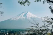 富士山人潮爆量！日本政府出手了　7/1「啟用閘門」阻登山亂象