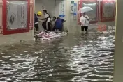 影/長沙降破紀錄暴雨！車站淹成「碼頭」地鐵停運　驚人洪水灌進地下商場