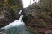 26歲女逛國家公園「意外摔落瀑布」！受困水中數分鐘不幸溺斃