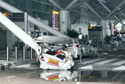 影/1死8傷！南亞最大機場發生屋頂坍塌事故　印度官方：所有航班暫時取消