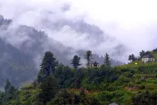 尼泊爾強降雨釀山崩至少9死　一家五口睡夢中慘遭活埋