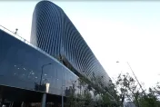 高雄港旅運中心斥資45億打造　15層樓高「銀灰色巨塔」清潔方式揭密