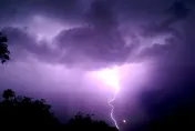 極端惡劣天氣！暴雨伴隨頻繁閃電　印度北方邦至少38人死於雷擊