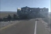驚悚！玻利維亞貨車撞巴士「扭曲變廢鐵」　疑超速釀禍至少16死14傷