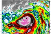 快訊/凱米颱風「開眼」了！暴風圈已接觸陸地　全台大豪雨警戒