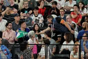 球迷觀戰奧運拿「Taiwan in」應援毛巾被沒收！外交部回應了