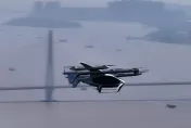 影/陸「空中計程車」成功完成跨長江首飛　25公里航程僅需10分鐘