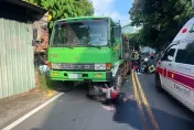 快訊/五股恐怖車禍！大貨車輾過機車　騎士遭撞斷腿送醫搶救中