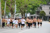 肌肉猛男滿街跑！雷艾美讚「最美麗風景」　大霈「生不如死」經驗曝光