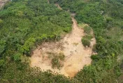 影/駭人空拍！水里三十甲山崩「面積足球場大」泥流沖進家　居民落淚