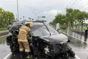 快訊/重大車禍！台南後壁轎車自撞車頭炸開　一家4口受困車內傷亡曝