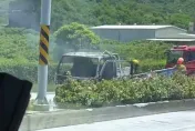 快訊/台1線北上枋山段驚見火燒車！「小貨車燒成骨架」 傷亡不明