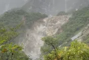 快訊/大雨侵襲！台鐵「崇德—和仁」遭土石流掩埋　雙線暫停行駛