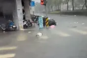 台中雨彈狂轟！民權路、美術館附近水淹成河　超慘畫面曝光