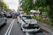 快訊/台南放學時間嚴重車禍！他逆向失控撞8車釀4人輕重傷　辯「為了閃機車」