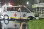 快訊/台南雨夜嚴重車禍！救護車出勤碰撞計程車　失控衝分隔島5人送醫