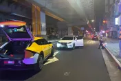 新北中和深夜驚魂！LEXUS休旅車逆向亂開　衝對向車道百公尺撞上計程車