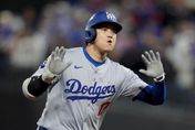 大谷翔平首打席炸裂！129公尺超遠全壘打　季後賽3轟僅次酷斯拉