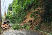 大雨釀災！基隆通往情人湖產業道路邊坡坍方　基市府調員急搶修