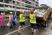 澳洲消防猛男來台參訪遇康芮　清水溝初體驗嘆：比打火還累