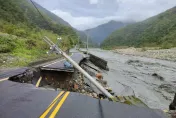 宜蘭南澳往四區溫泉「路基流失」電桿倒塌　台電說明