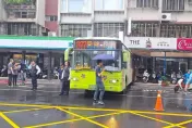 北市公車打空檔倒車撞進超商　疑因「沒拉手煞車」釀禍