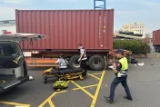 影/高雄又爆死亡車禍！聯結車疑轉彎死角輾爆機車　小港騎士左腿斷亡