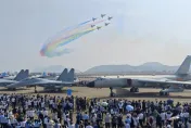 影/解放軍三軍主力戰機齊聚珠海！中東客戶參展引熱議　陸網友：歡迎VIP