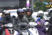 冬天騎車冷吱吱！　他喊全副武裝全網搖頭：穿雨衣 = 無敵