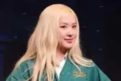 BLACKPINK Rosé變身「小綠綠」！新歌簽唱會上穿北一女制服亮相