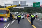 影/關渡橋4車連環撞！變換車道失控釀3傷　交通一度大亂