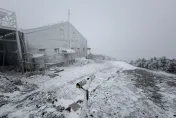 影/玉山北峰雪景一次看　夢幻銀白大地絕美呈現