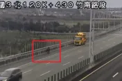 把自己當車？女徒步「西濱接國3」　走錯方向還驚險跨分隔島