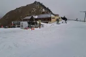 影/初三合歡山送銀雪　台14甲鳶峰至大禹嶺須掛雪鏈