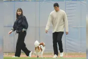 大谷妻子懷孕後首亮相！山本由伸訓練　愛犬Decoy亂入框