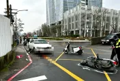 影/北市嚴重車禍！機車擦撞騎士遭轎車追撞　困車底命危