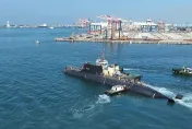 自製潛艦海鯤號移出乾塢　台船：4月海上測試目標不變