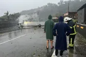 苗栗午後暴雨狂風！台三線弘法禪院電桿倒塌