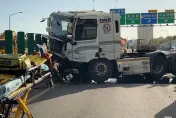 撞擊瞬間曝！國1聯結車撞分隔島激揚塵　車頭分離釀1死