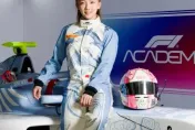 又美又酷！美女網紅飆F1學院賽車　成大陸第一人