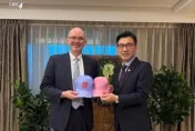 AIT臉書PO谷立言與他合照遭出征　江啟臣盼網友予以尊重