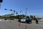 影/屏東大鵬灣警車、機車對撞！員警、外送員雙雙掛彩